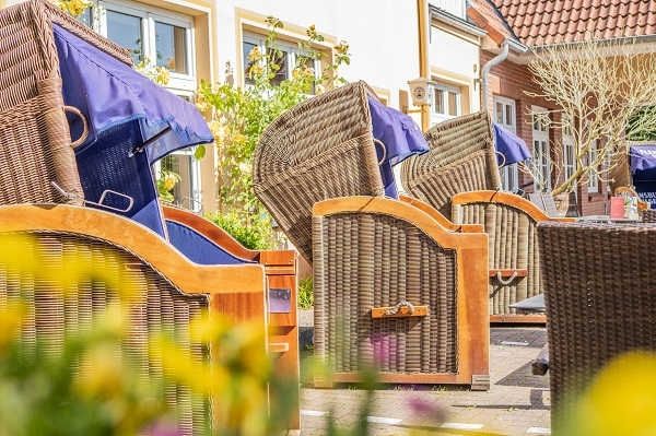 strandkoerbe hotelterrasse strandkoerbe hotelterrasse