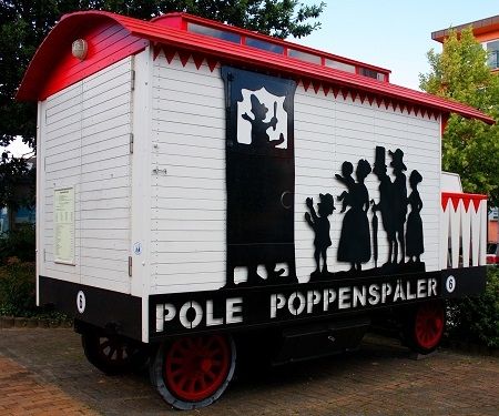 pole poppenspaeler figurentheater