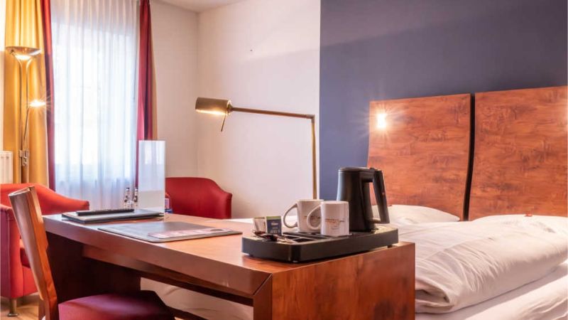 doppelzimmer schreibtisch