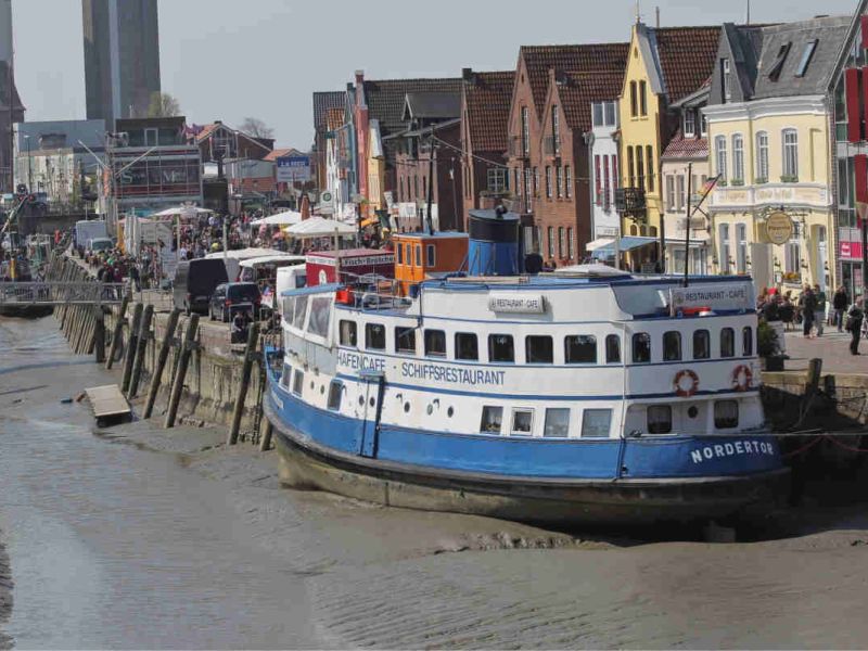 husumer hafen bei ebbe